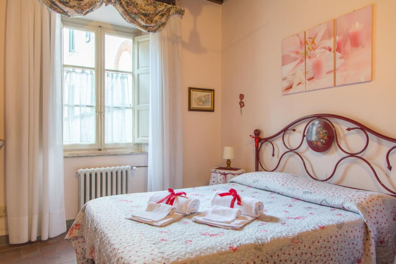 Antica Casa Dei Rassicurati Bed & Breakfast Монтекарло Екстериор снимка