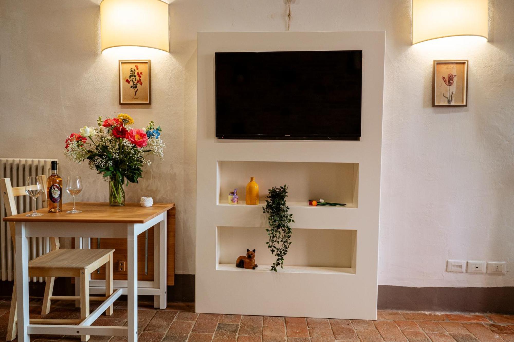Antica Casa Dei Rassicurati Bed & Breakfast Монтекарло Екстериор снимка