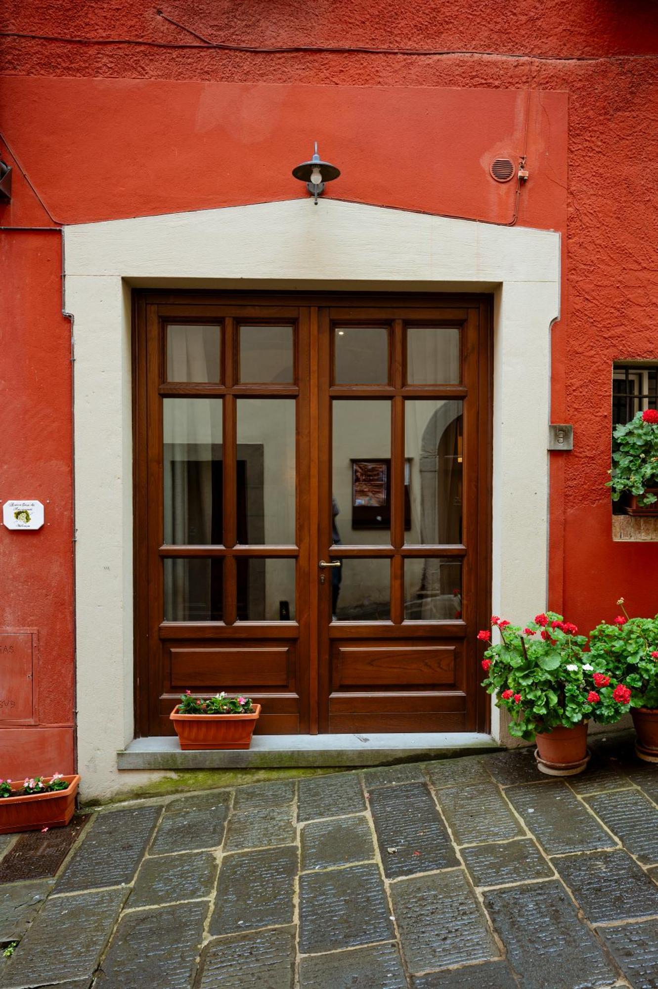 Antica Casa Dei Rassicurati Bed & Breakfast Монтекарло Екстериор снимка
