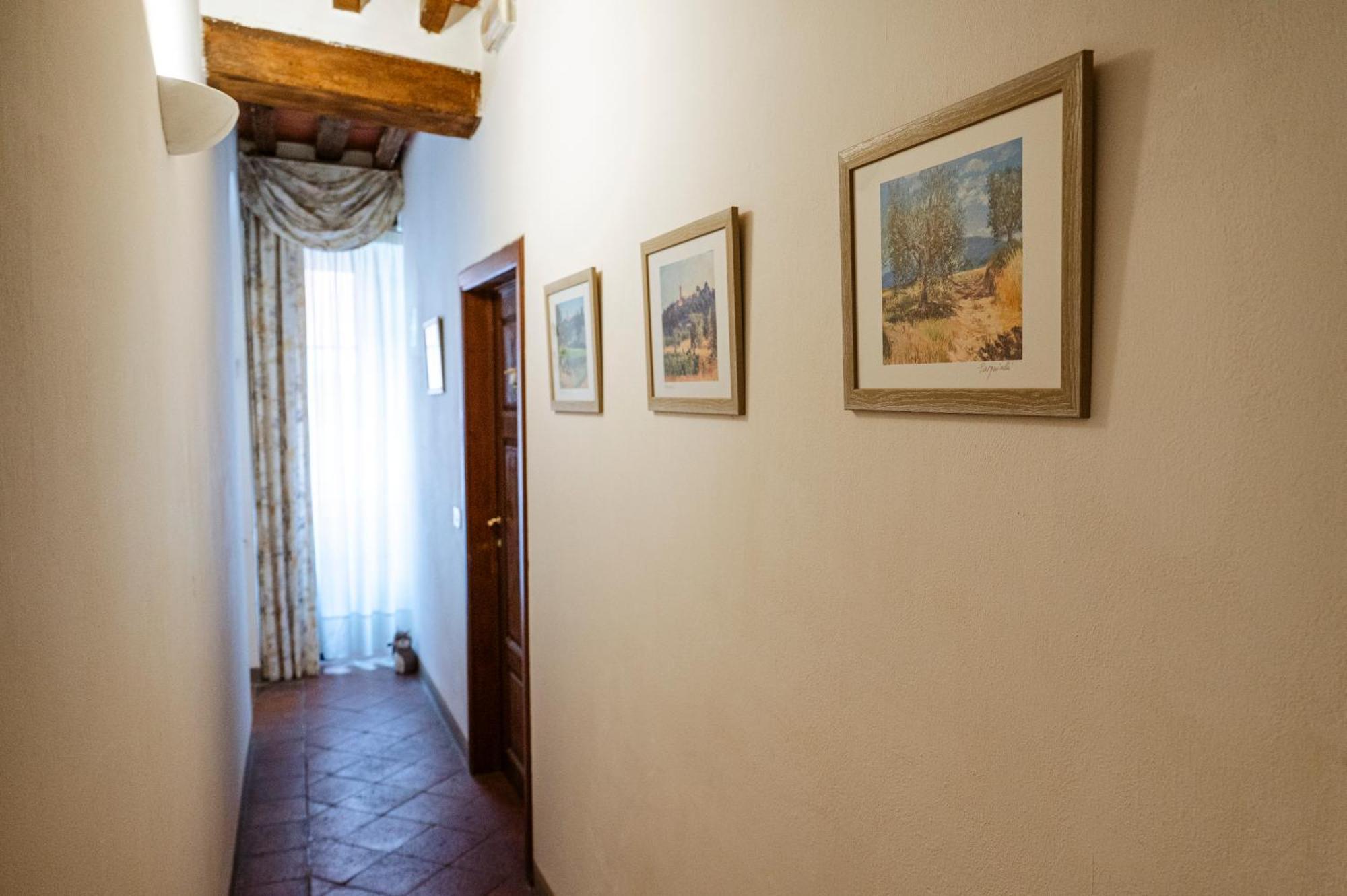 Antica Casa Dei Rassicurati Bed & Breakfast Монтекарло Екстериор снимка