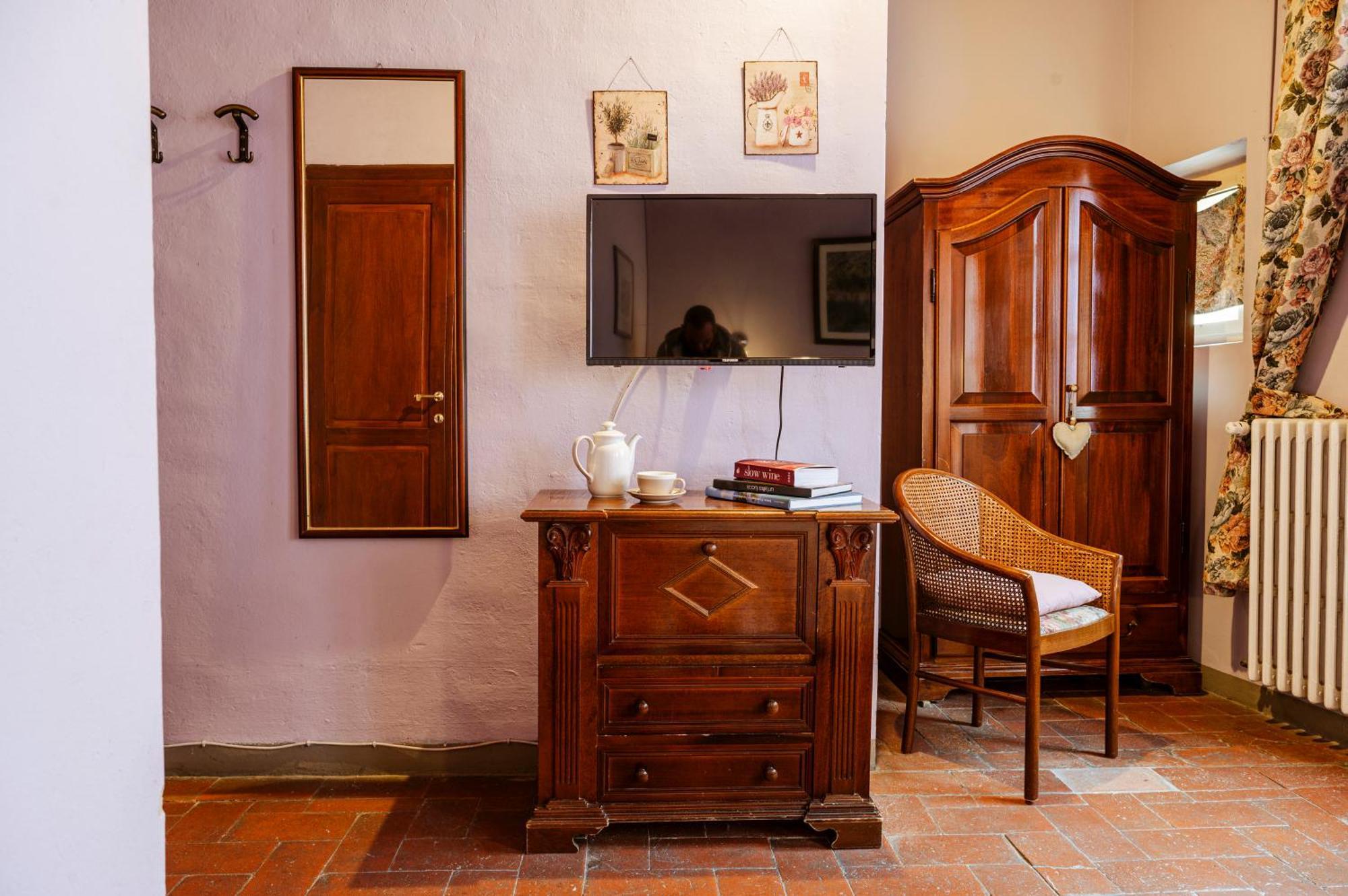Antica Casa Dei Rassicurati Bed & Breakfast Монтекарло Екстериор снимка