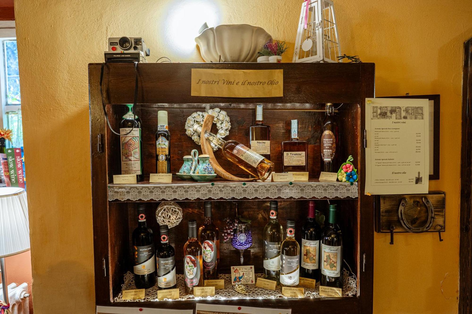 Antica Casa Dei Rassicurati Bed & Breakfast Монтекарло Екстериор снимка