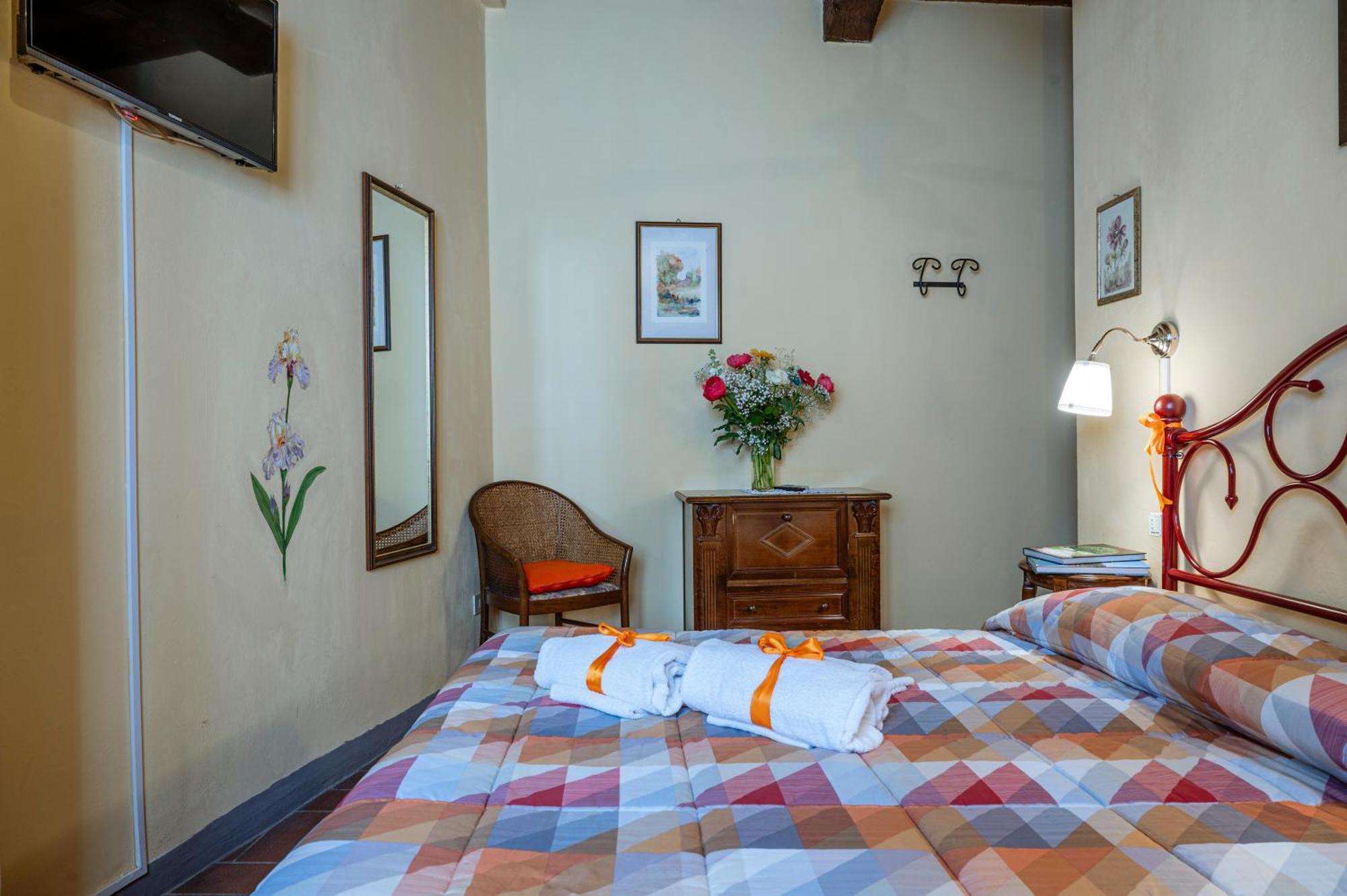 Antica Casa Dei Rassicurati Bed & Breakfast Монтекарло Екстериор снимка