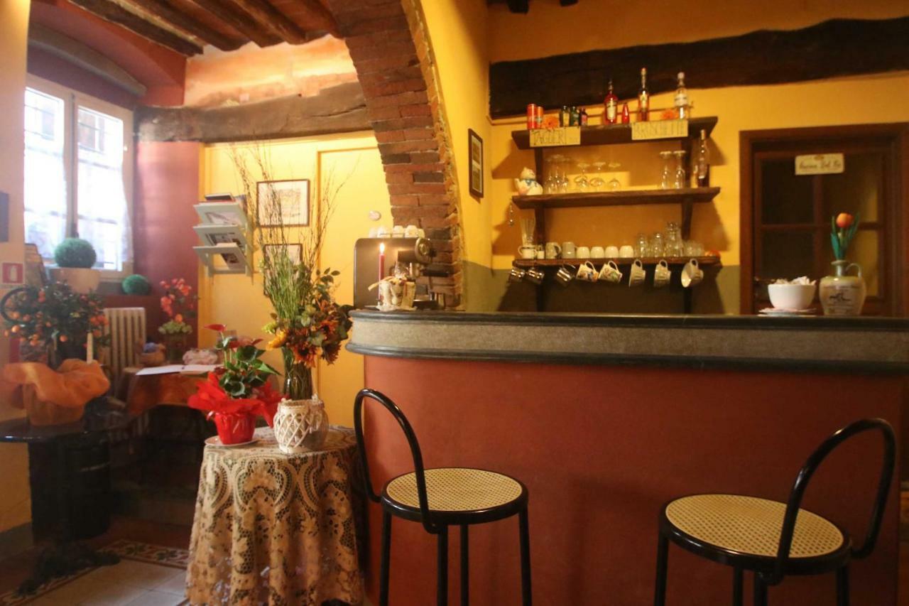 Antica Casa Dei Rassicurati Bed & Breakfast Монтекарло Екстериор снимка