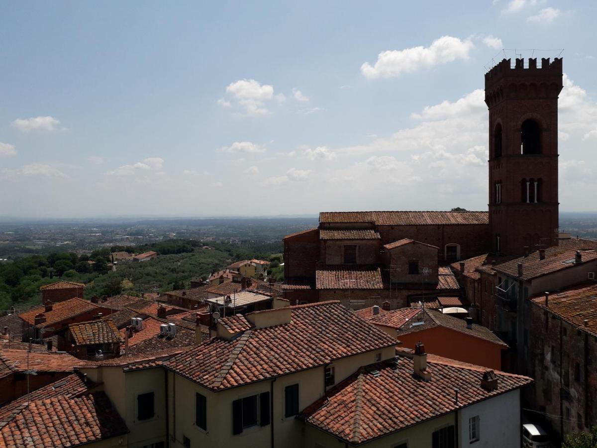 Antica Casa Dei Rassicurati Bed & Breakfast Монтекарло Екстериор снимка